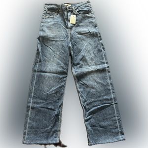 Levi’s wide leg size 27 short